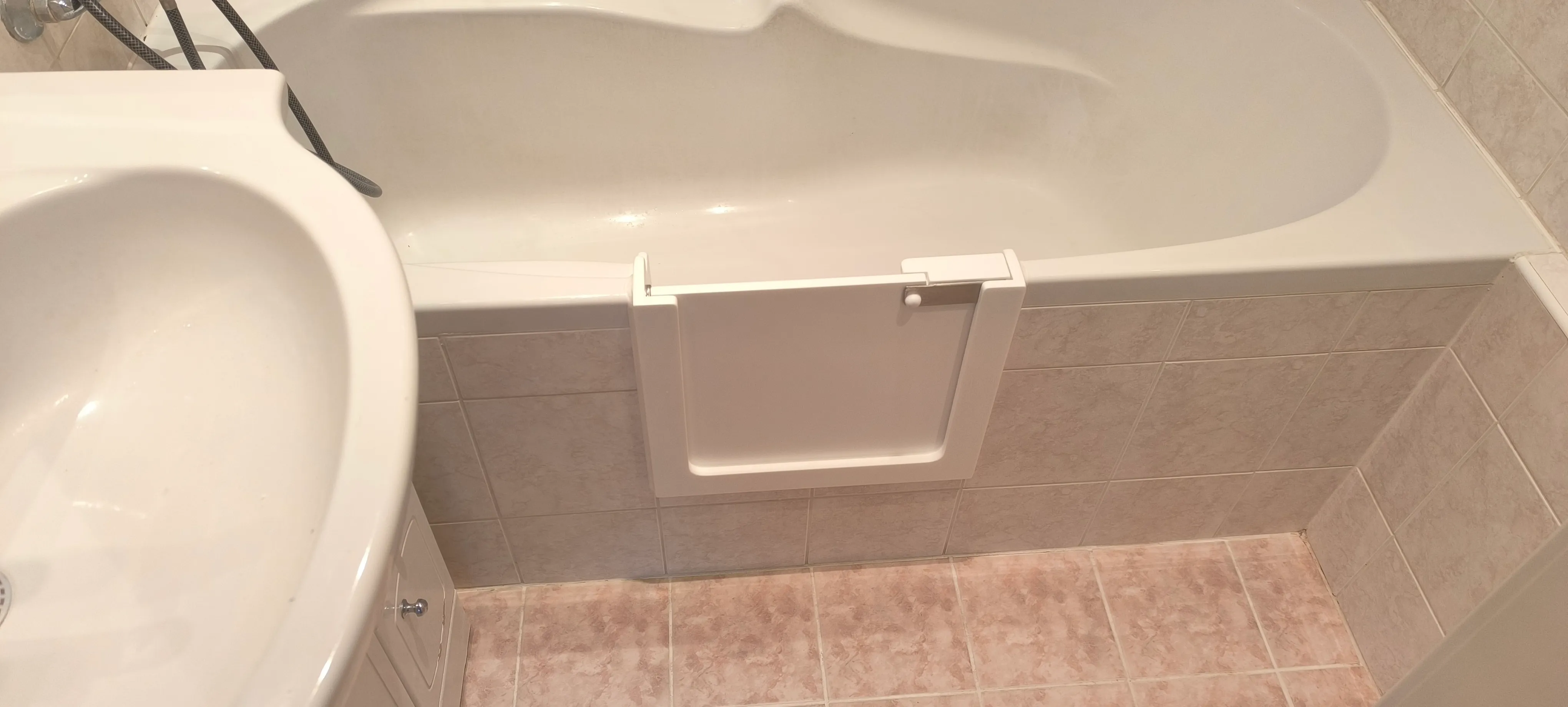 Akrylátové vany - instalace 3