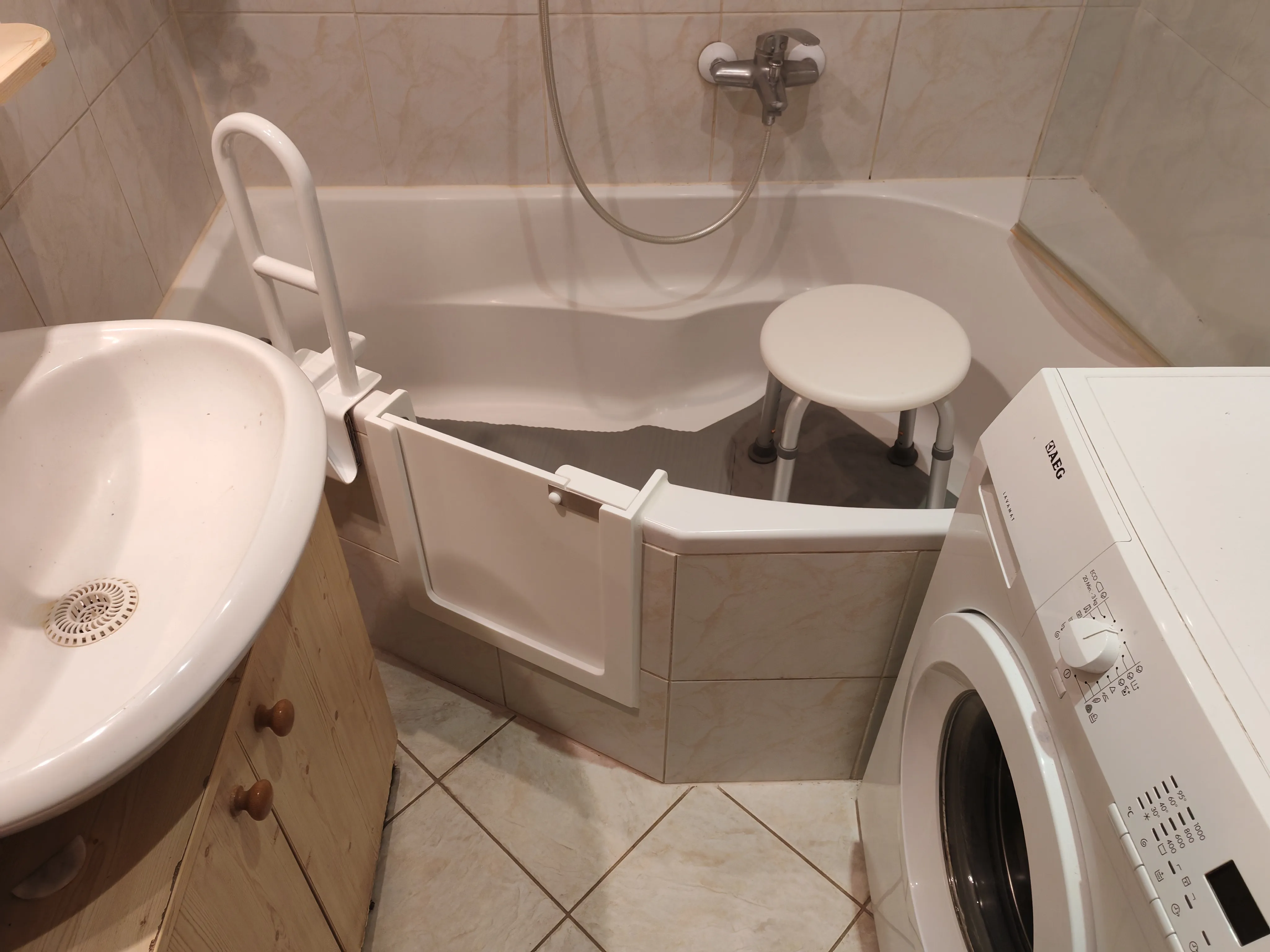 Akrylátové vany - instalace 2